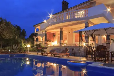 Image de Villa Natalia Peroj, mit privaten Pool by Interhome