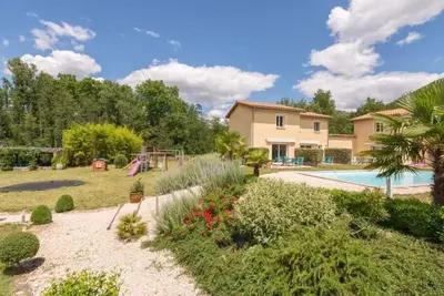 Image de mit Privatpool in Gagnieres by Interhome