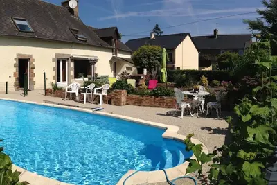 Image de Longère mit Pool by Interhome