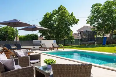 Image de Villa Anavi mit privatem Pool und großem Garten by Interhome