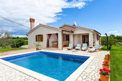 Image de \"Villa Mirela\" mit Terrasse by Interhome