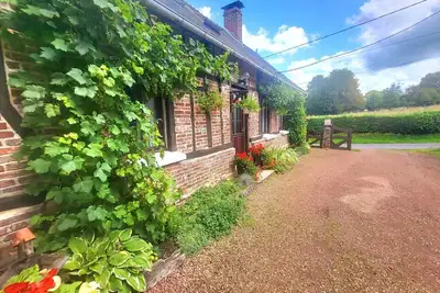 Image de Charmantes Ferienhaus in idyllischem Dorf - Beau Village by Interhome