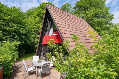 Image de Wunderschönes Ferienhaus im Herzen der Natur by Interhome