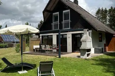 Image de Familienfreundliches Haus mit großer Terrasse by Interhome