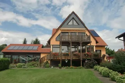 Image de Nette Wohnung mit Garten, Grill und Pool by Interhome