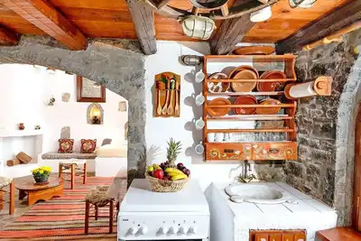 Authentisches kretisches Steinhaus Clio mit Aussicht by Interhome