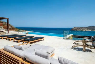 Image de \"Villa Dimitra\" mit Infinity Pool by Interhome