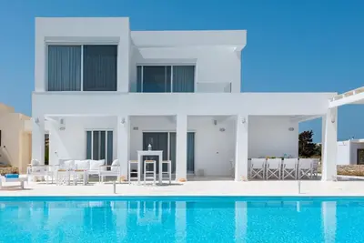 Image de Strandvilla für 15 Personen in Kolipia by Interhome