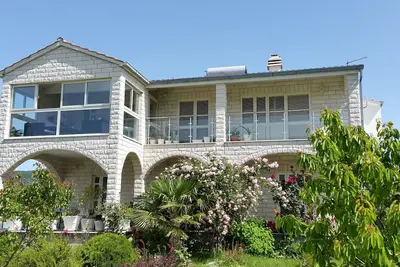 Image de Anwesen \"Villa Almas, Sauna, Fitnessraum, Multisport by Interhome