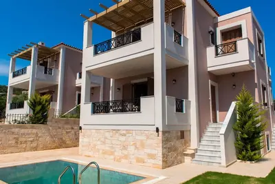 Image de Ferienvilla Natur mit Pool und Terrasse by Interhome