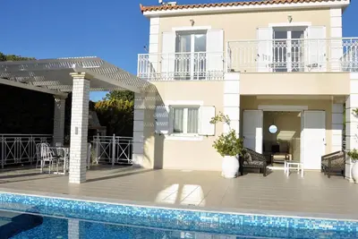Image de Villa \"Sea View\" mit spektakulärem Meerblick by Interhome