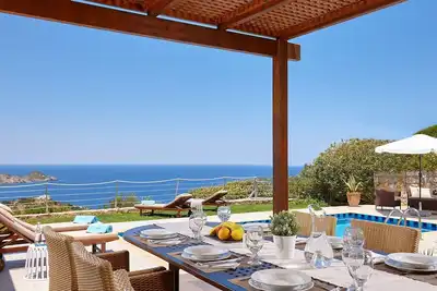 Image de Haus in Geropotamos mit privatem Pool by Interhome