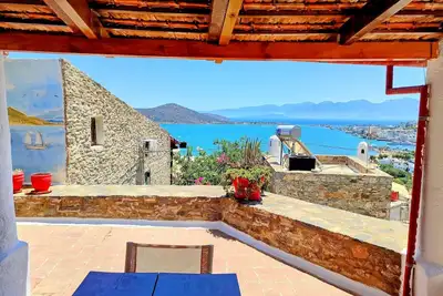 Image de Authentisches Kreta Elounda Haus mit Meerblick Margarita by Interhome