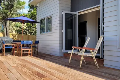 Image de Beach 2 minute walk away! Prime location. Brand new house!