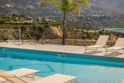 Image de Ferienvilla \"Seaspray\" mit Blick auf das Wasser by Interhome