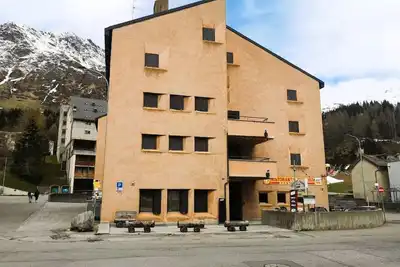 Image de Ein-Zimmer-Wohnung 'Claudia' in San Bernardino im Zentrum by Interhome