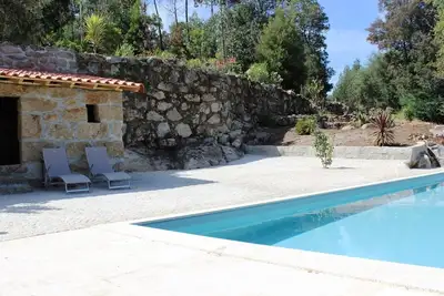 Image de Großes renoviertes Landhaus in Tondela by Interhome