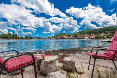 Image de Steinhaus in Strandnähe mit Whirlpool by Interhome