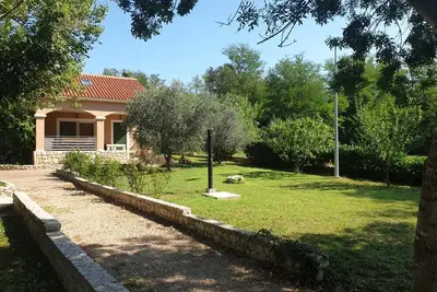 Image de Am Fluss gelegenes Haus mit Galerieschlafplätzen by Interhome