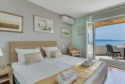 Image de Tolle Wohnung in Drašnice mit Schönem Garten by Interhome