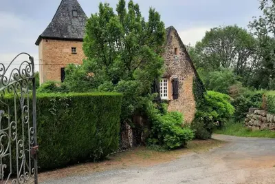 Image de Landhaus in der Dordogne by Interhome