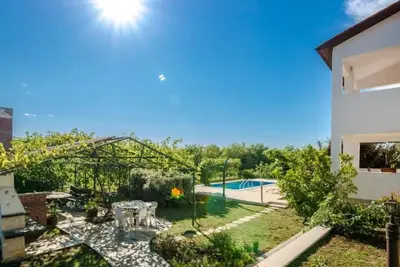 Image de attraktive Wohnung mit privatem Pool by Interhome