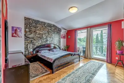 Image de Appartement \"Slavica\" mit Blick auf das Wasser by Interhome