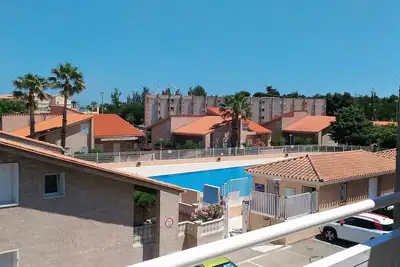 Image de Wohnung \"Clos 226\" mit Blick auf das Wasser by Interhome