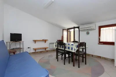 Ap Lora 4 by Interhome