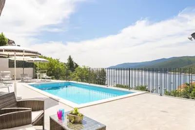 Image de 'Persic' mit privatem Pool by Interhome