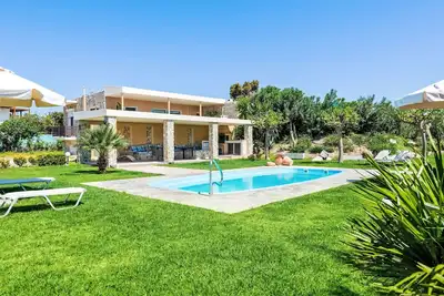 Image de Villa Sofia neben dem Strand von Afandou by Interhome