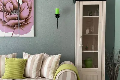 Image de Modernes Ferienhaus mit Terrasse und Garten by Interhome