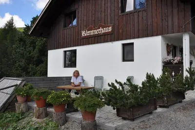 Image de Kärntnerhaus in Falkertsee by Interhome