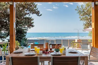 Image de Villa Perla am Strand mit Meerblick by Interhome