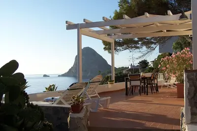 Image de Ferienvilla 'Laura Marie' mit Wasserblick by Interhome