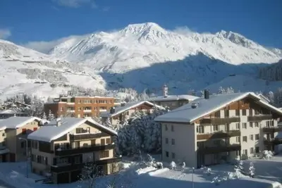 Image de modern eingerichtete Ferienwohnung in Andermatt by Interhome