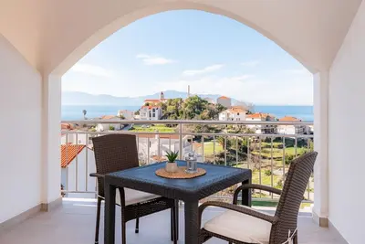 Image de mit privater Terrasse by Interhome