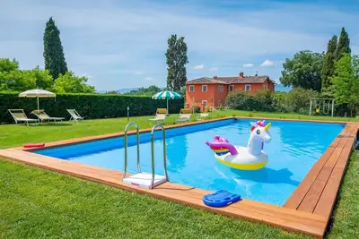 Image de Wohnung 'Quercia T4 rota' mit Schwimmbad by Interhome