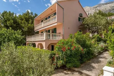 Image de Charmantes Ferienhaus in Medići mit Privatem Pool by Interhome