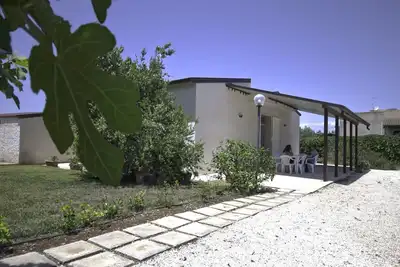 Image de ebenerdig auch für Rollstuhlfahrer geeignet mit Terrasse und Parkplatz by Interhome