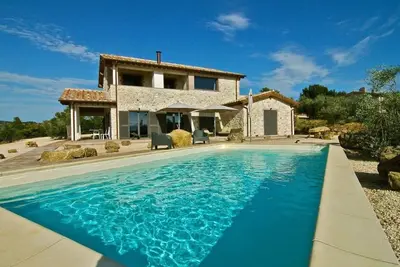 Image de Traumhaftes Anwesen mit Schwimmbad in Meernähe by Interhome