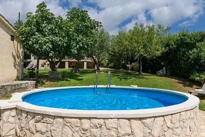 Image de Komfortable, ruhige Erdgeschoss-Ferienwohnung by Interhome