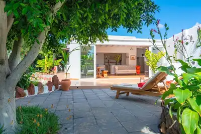 Image de Secret Garden Villa - ländlicher Boutique-Rückzugsort, private tropische Gärten by Interhome