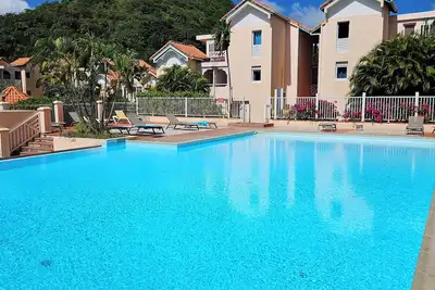 T2 piscine proche plages et bourg