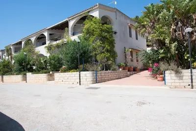 Image de mit Wasserblick by Interhome