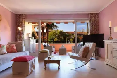 Image de Maisonettewohnung in Residenz des Giardino Ascona by Interhome