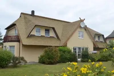 Image de Appartement in Middelhagen mit Terrasse und Garten by Interhome