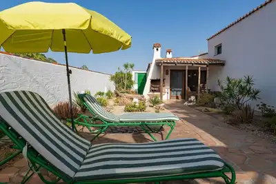 Image de Finca \"Casa Verde\" mit Garten, Terrasse und Grill by Interhome