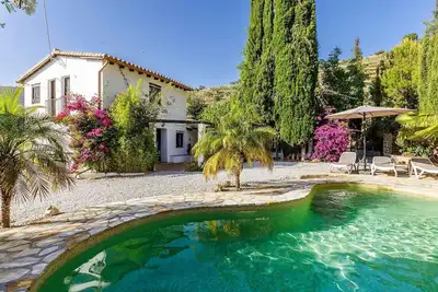 Image de Hundefreundliches Ferienhaus mit privatem Pool by Interhome