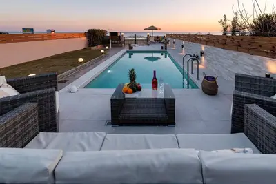 Image de Villa Fay mit privatem Parkplatz in Lardos by Interhome
